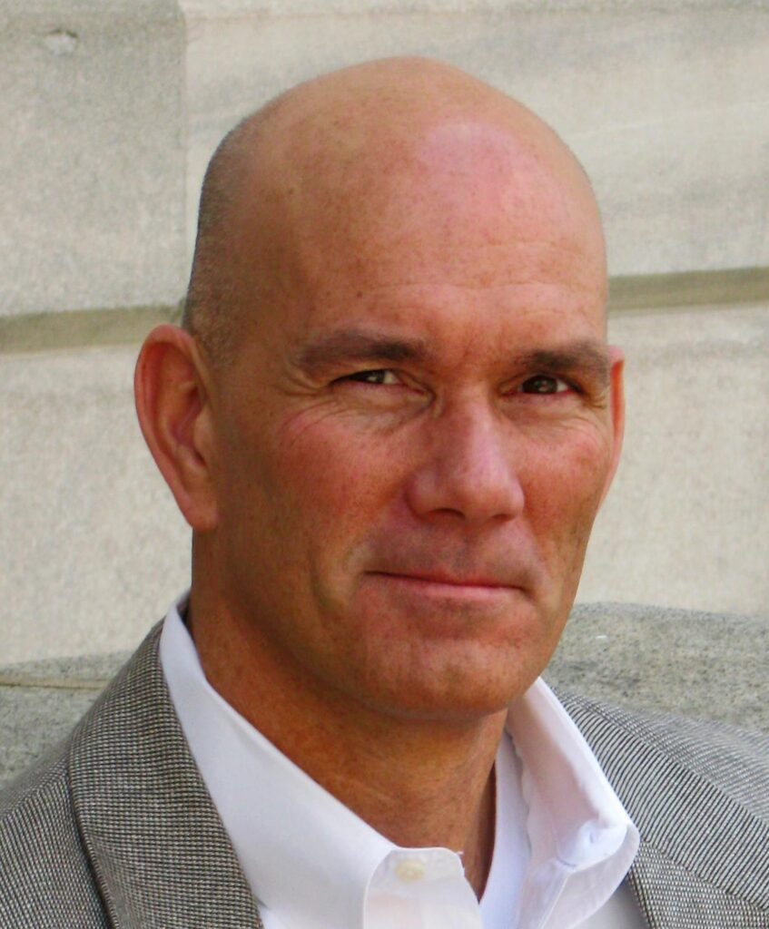 Scott J Medeiros